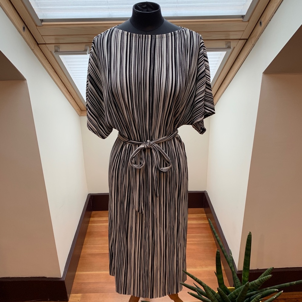 Topshop Black and White Flowy Professional Dress